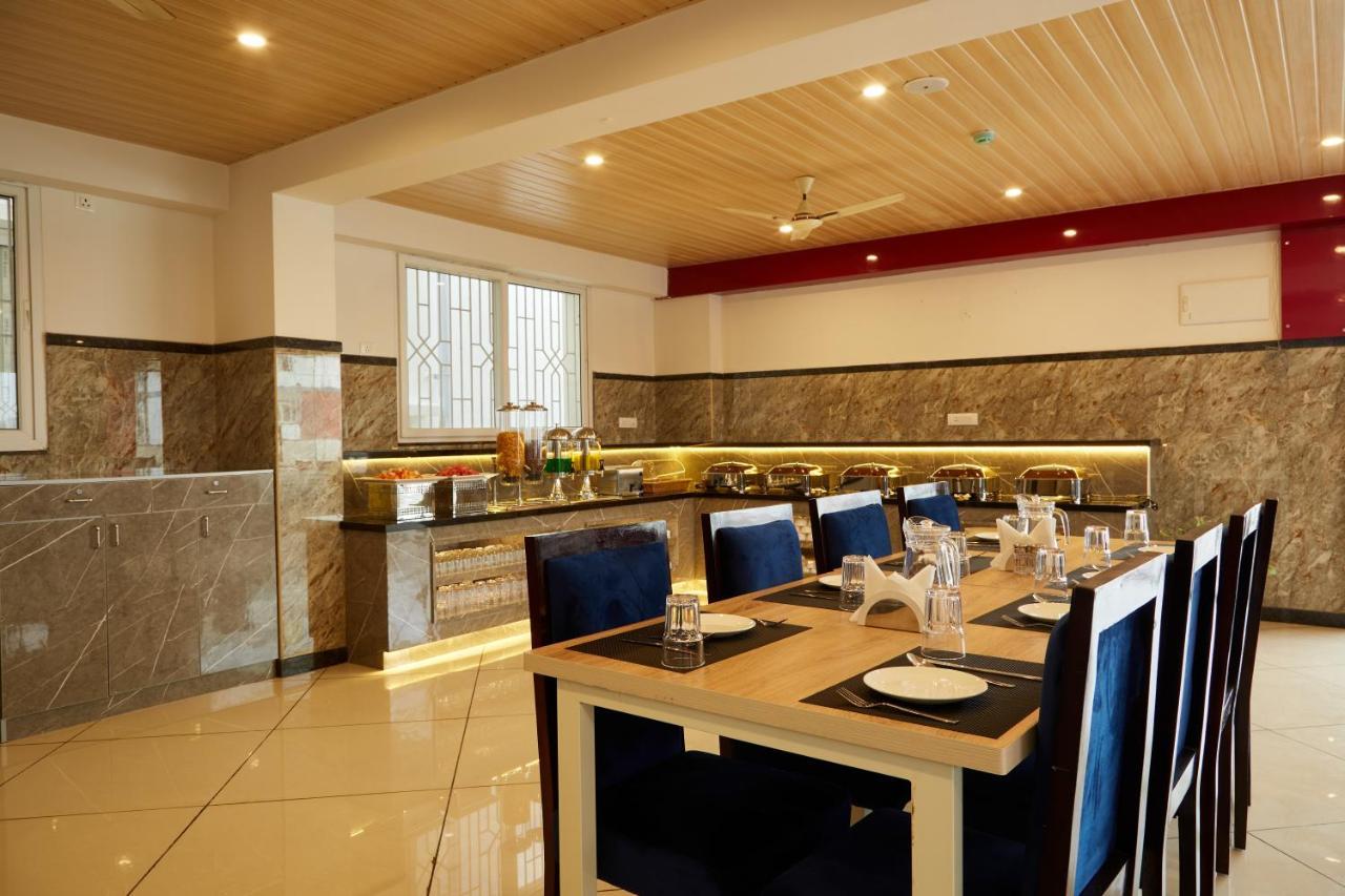 Vovo Premier Hotel Бангалор Экстерьер фото