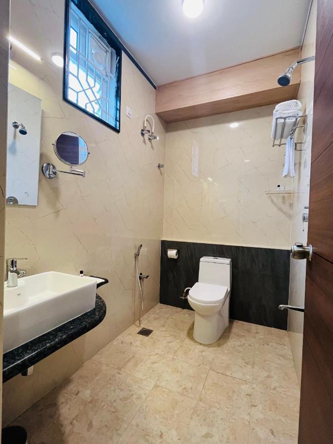 Vovo Premier Hotel Бангалор Экстерьер фото